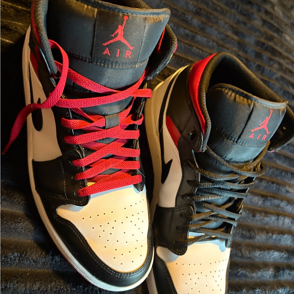Jordan Men's Black, Red, and White Sneakers